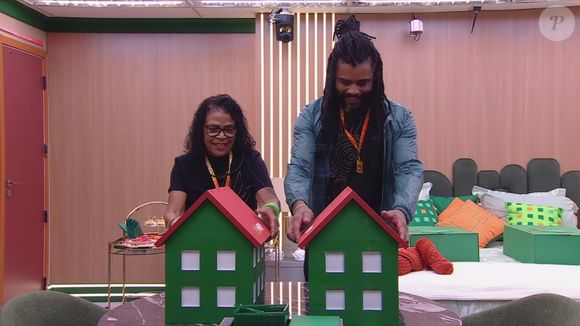 Na segunda semana, Diogo dividia a liderança com Vilma. Eles entraram no Apê cercados pelos escolhidos para o VIP e participaram do sorteio com as mesmas miniaturas. Quem levou a melhor foi ele: Diogo, o ator, virou dono de um apartamento novinho