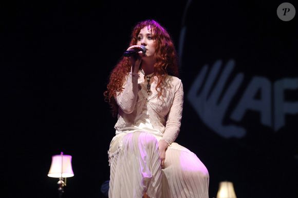Polêmicas de Chappell Roan: cantora foi acusada de destratar a filha de Jorginho, do Flamengo, em hotel do Lollapalooza 2026