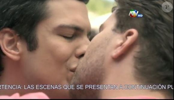 Beijo gay de Félix e Niko em 'Amor à Vida' é exibido com advertência no Peru