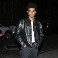 Como está Lucas Leto, ator de 'Vale Tudo' e da 'Dança dos Famosos 2025', após se envolver em acidente no Rio?