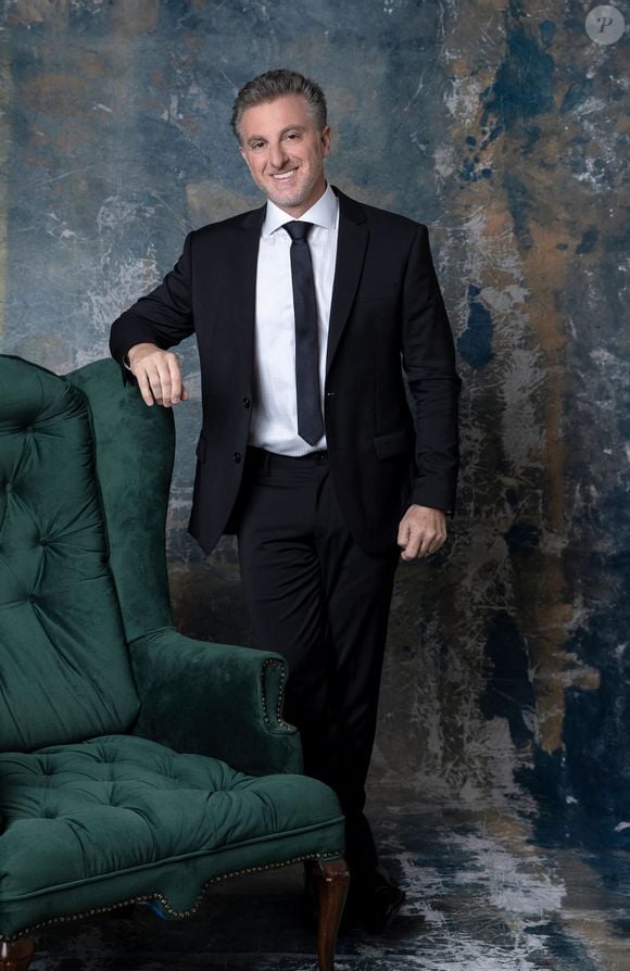 Luciano Huck afirmou que o Bolsa Família 'não gera nenhum tipo de estímulo para que as famílias queiram sair' do programa.