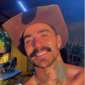 Mayk Leão - influenciador que viralizou com relato de OVNI: Mayk mora em uma propriedade rural em Campo Largo, no Paraná, e produz conteúdo sobre sua rotina no campo e o cuidado com animais. Em junho de 2026, viralizou ao divulgar vídeos de uma suposta aparição de OVNI perto de sua casa, fazendo seu número de seguidores saltar de cerca de 40 mil para mais de 800 mil