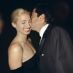 Cheiro de 'it girl' dos anos 90! Descubra qual é o perfume baratinho favorito de Carolyn Bessette inspiração da série 'Love Story' no Disney+