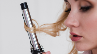 Você sabia que a espessura do seu babyliss faz diferença na hora de modelar os cachos?
