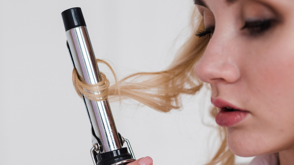 Você sabia que a espessura do seu babyliss faz diferença na hora de modelar os cachos?