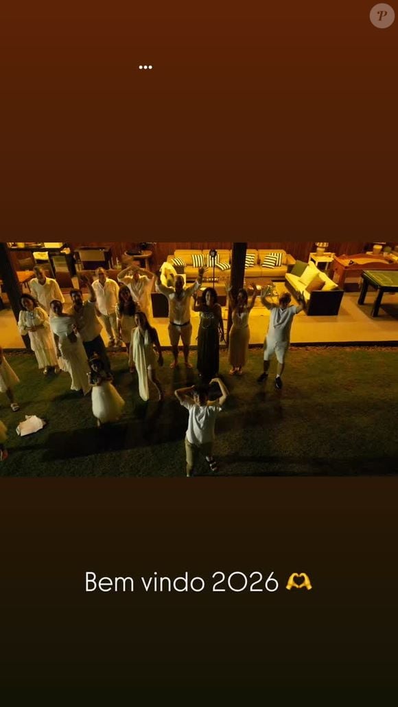 Sabrina Sato curtiu o Réveillon 2026 com a família em um clima intimista, mas engana-se quem pensa que ela abandonou o lado fashionista para a ocasião