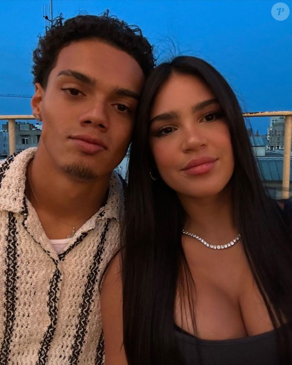 Hoje aos 21 anos, João Mendes, filho de Ronaldinho Gaúcho, mora na Europa com a esposa, Giovanna Buscacio, e a filha do casal. Ele também é jogador de futebol