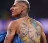 O jogador Richarlison conseguiu uma decisão favorável na Justiça em ação sobre suas manifestações a respeito da mansão em Angra dos Reis. A decisão não alterou a situação dos direitos de ocupação do imóvel