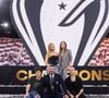 Durante uma conversa no Fórum Econômico Mundial, em Davos, David Beckham afirmou: 'Você nunca verá meus filhos entrarem em uma sala sem antes deixar uma mulher passar pela porta, cumprimentar as pessoas com um aperto de mão ou prestar atenção aos outros'