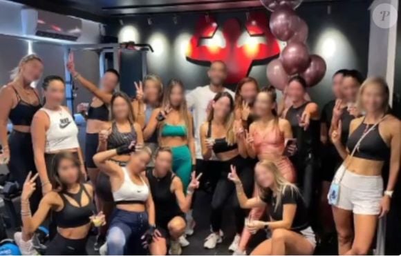 O escândalo veio à tona quando os vídeos de sexo na academia começaram a circular nas redes sociais e aplicativos de mensagens