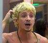 Cabelo gema de ovo no 'BBB 26'? Entenda por que o loiro platinado de Juliano Floss, aliado de Ana Paula, amarelou; especialista explica o drama da 'água dura'