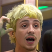 Cabelo gema de ovo no 'BBB 26'? Entenda por que o loiro platinado de Juliano Floss, aliado de Ana Paula, amarelou; especialista explica o drama da 'água dura'