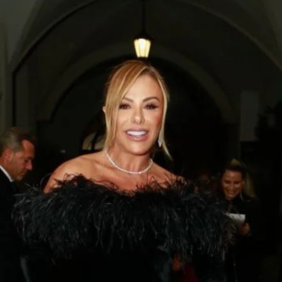 Veja fotos dos looks das convidadas famosas no casamento de Samara Pink
