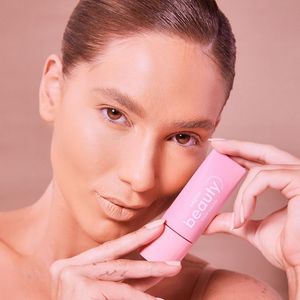 WePink enviou uma nota ao Purepeople na manhã desta quarta-feira (16), assinada pelo advogado Felipe S. De Paula
