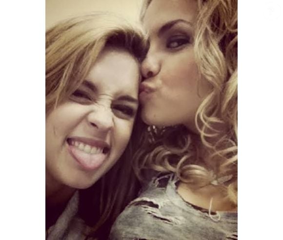 Após morte precoce de Lua Blanco, Sophia Abrahão resgatou fotos com a amiga e se despediu: 'Queria que a vida fosse mais gentil com algumas despedidas. descanse em paz, Lua, te amo! Rebeldes para sempre'