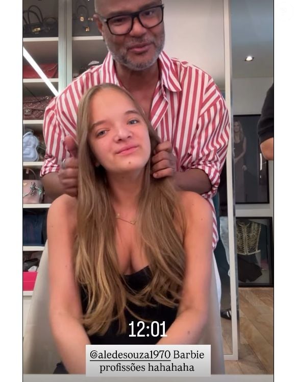Rafaella Justus foi surpreendida pelo maquiador Alê de Souza, que cortou seu cabelo. 'Ela quase saiu no tapa comigo', brincou o profissional