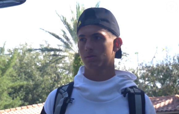 Chamado para treinar com a Seleção na Copa do Mundo 2026, o goleiro do Flamengo Léo Nannetti, de apenas 18 anos, vem chamando atenção de Carlo Ancelotti e já é tratado como uma das grandes promessas da posição no Brasil