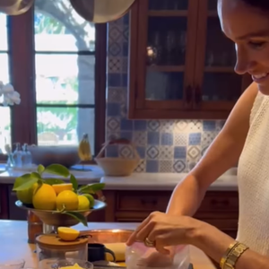 Meghan Markle preparou o doce em homenagem à filha, na cozinha de sua casa.
