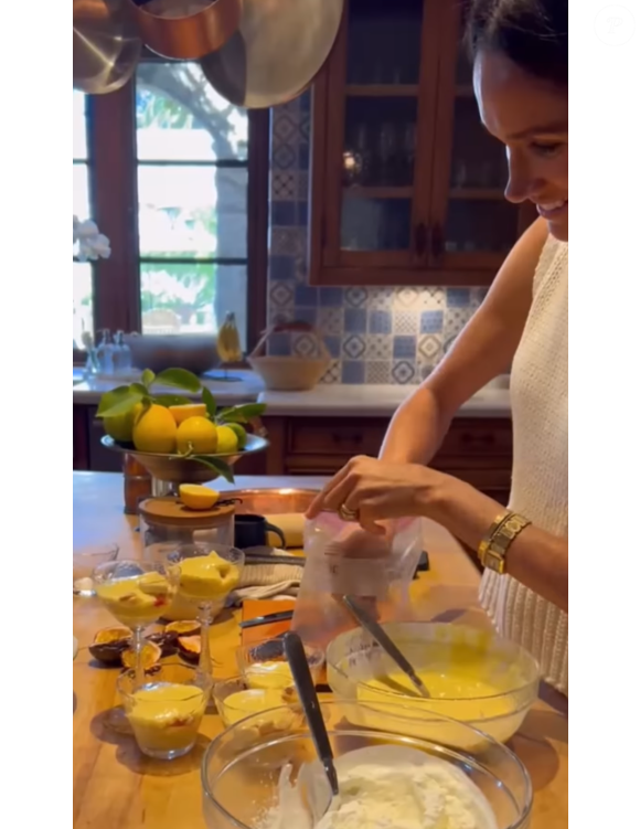 Meghan Markle preparou o doce em homenagem à filha, na cozinha de sua casa.