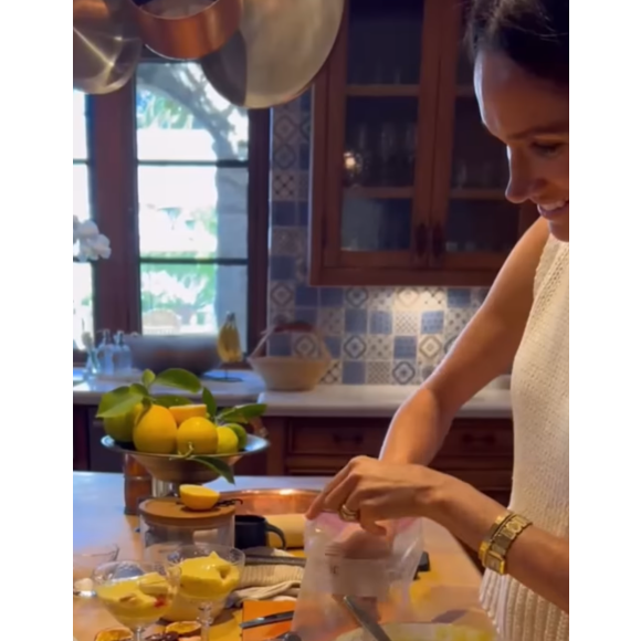 Meghan Markle preparou o doce em homenagem à filha, na cozinha de sua casa.