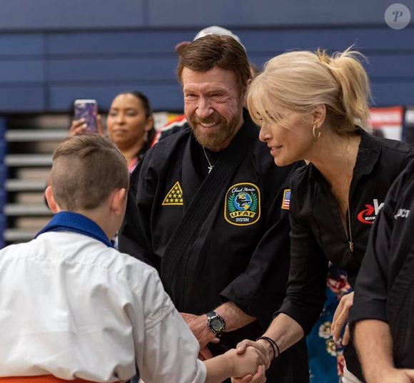 Criador do Chun Kuk Do, Chuck Norris transformou artes marciais em ferramenta social com projetos para jovens em risco