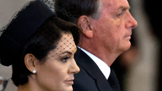 Após revés na Justiça, Michelle Bolsonaro consegue derrubar vídeos em que é chamada de 'ex-garota de programa'; entenda!