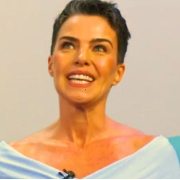 Ana Paula Arósio vive reclusa; segundo Albert Einstein, uma vida mas tranquila e modesta traz mais felicidade