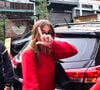 Sasha faz o 'L' - referência ao candidato a presidência Luiz Inácio Lula da Silva, do PT