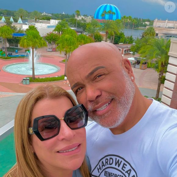 Com Rick desaparecido, mulher do cantor já volta para o Brasil