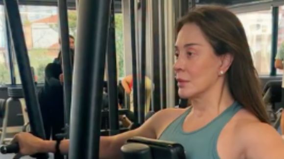 Javier Abreu, personal trainer: 'Uma mulher saudável entre 50 e 60 anos deve ser capaz de ficar em pé sobre uma perna só por vários segundos sem apoio, e muitas conseguem fazê-lo por 30 segundos ou mais'