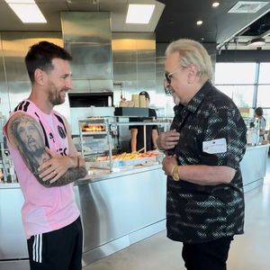 De acordo com Carlos Villagrán, conhecer Lionel Messi foi ainda mais impactante do que encontrar Diego Maradona; ator afirmou que suas pernas "tremeram mais" diante do atual capitão da seleção argentina