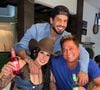 Zé Felipe, Leonardo e Ana Castela posaram juntos na fazenda da família dos sertanejos aumentando rumores de affair do ex-marido de Virginia com a 'Boiadeira'