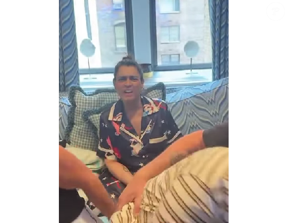 Preta Gil posta vídeo em seu perfil, no Instagram, se divertindo na companhia de grandes amigos.