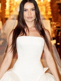 Os melhores esmaltes para usar no casamento: do vermelho intenso ao nude natural, essas seis tendências de unhas são perfeitas para diferentes estilos de noiva