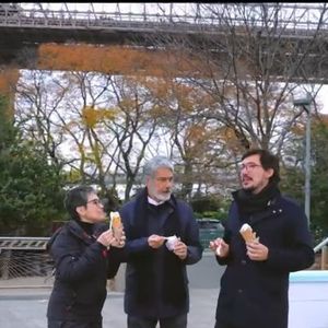 Mas o que roubou mesmo a cena foram as pernas bem definidas de William Bonner aos 62 anos