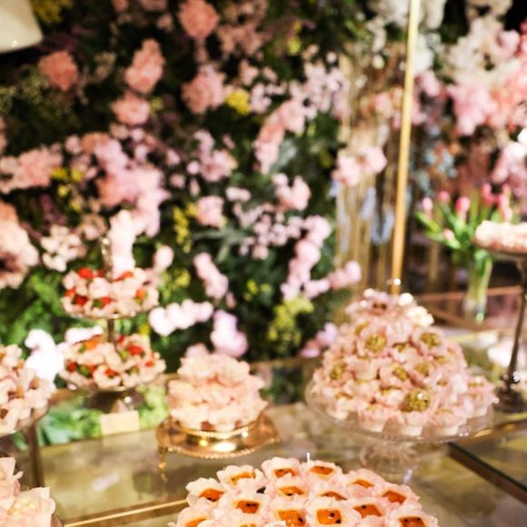 O menu da festa de Maria Sophia contou com jantar refinado, drinks sofisticados e sobremesas elaboradas para os convidados