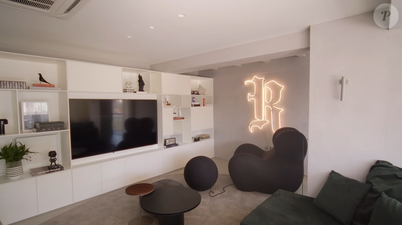 O imóvel foi reformado pelo escritório Studio Ro+Ca, referência em projetos contemporâneos