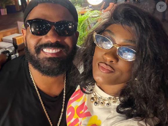 Arlindinho fez um longo pronunciamento após o fim do namoro com Erika Januza vir à tona. O cantor pediu desculpas à atriz, falou sobre arrependimento e pediu respeito diante da repercussão da polêmica