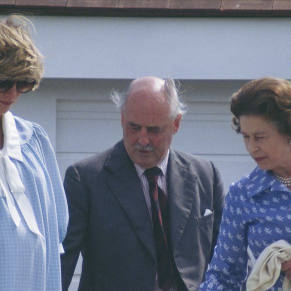 Na época da saudosa Princesa Diana, além da Rainha Elizabeth, quase não existiam fotos das integrantes da realeza grávidas, e muitas informações eram mantidas em sigilo absoluto.