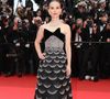 Nesta sexta-feira (16), Natalie Portman retornou ao tapete vermelho do Festival de Cinema de Cannes com vestido alta-costura Dior