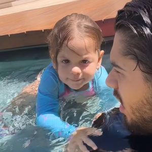 Exposição das filhas de Virgínia em roupas de banho gera críticas e preocupação nas redes