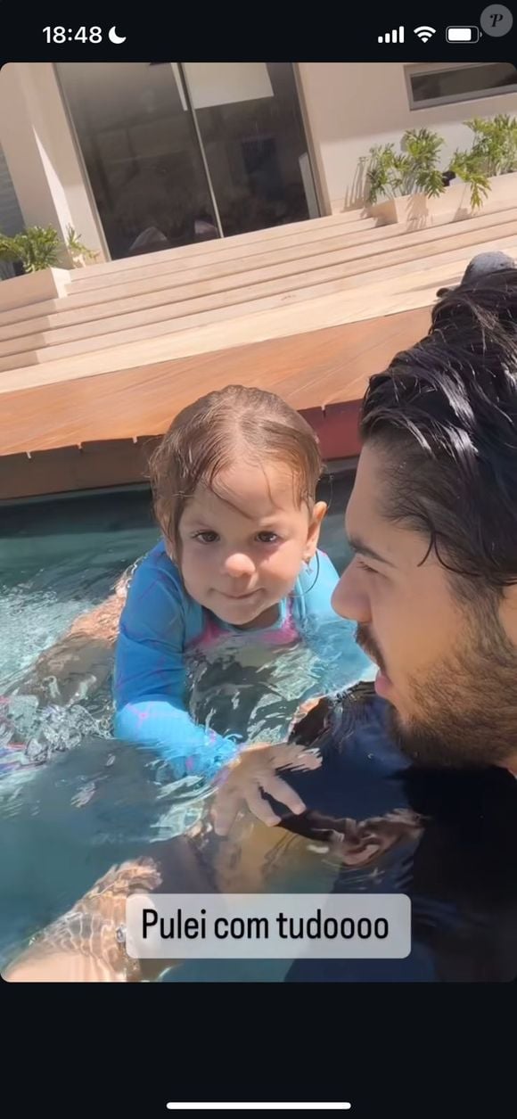 Exposição das filhas de Virgínia em roupas de banho gera críticas e preocupação nas redes