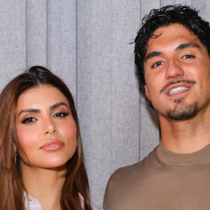Quem também atiçou a curiosidade do público em nome do marketing foi o casal Gabriel Medina e Isabella Arantes
