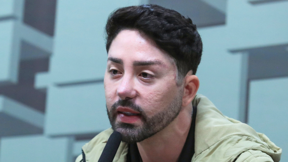 Rico Melquíades alvo de ação do Ministério Público do Trabalho: especialista em Direito Eleitoral explica o que é assédio eleitoral e a acusação contra influenciador de Alagoas