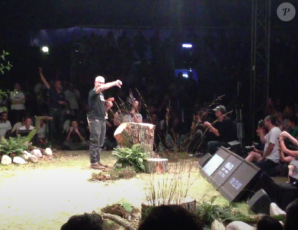 Ao matar galinha na frente de todos, Alex Atala dividiu opiniões e chegou a ser chamado de 'assassino'