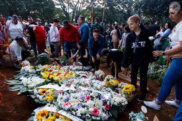 Millena Brandão recebeu muitas homenagens no cemitério e nas redes sociais