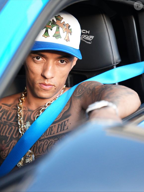 Buzeira nasceu Bruno Alexssander Souza Silva, tem 28 anos, e divulga sorteios diversos em suas redes sociais