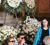 Família de Nana Caymmi chora a morte da cantora durante velório