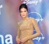 Longe da discrição, Bruna Marquezine brilhou no Rio com um vestido dourado da Gucci. A produção marcou a chegada da atriz à festa de lançamento da segunda temporada de "Amor da Minha Vida", do Disney+