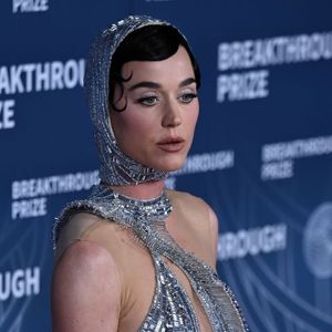 A dieta de Katy Perry antes de ir ao espaço: cantora perdeu 9 kg com 'dieta do ovo', sopa e sementes e chocou a web com seu corpo